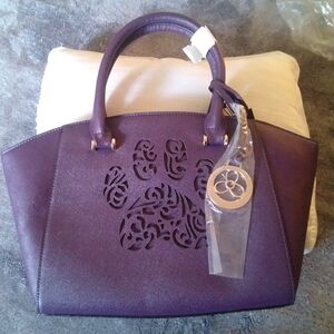 Pawsitively Beautiful Purse. Vegan !!
